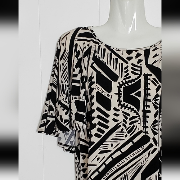 Iman Top With Cape Overlay - Picture 3 of 7